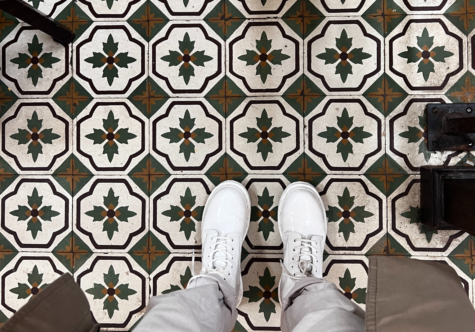 Wanda Meyer - standing on tiles
